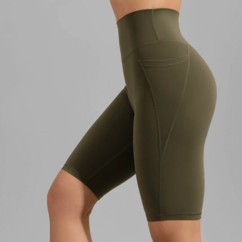 Rosa Pocket Bike Shorts Olive • Buffbunny